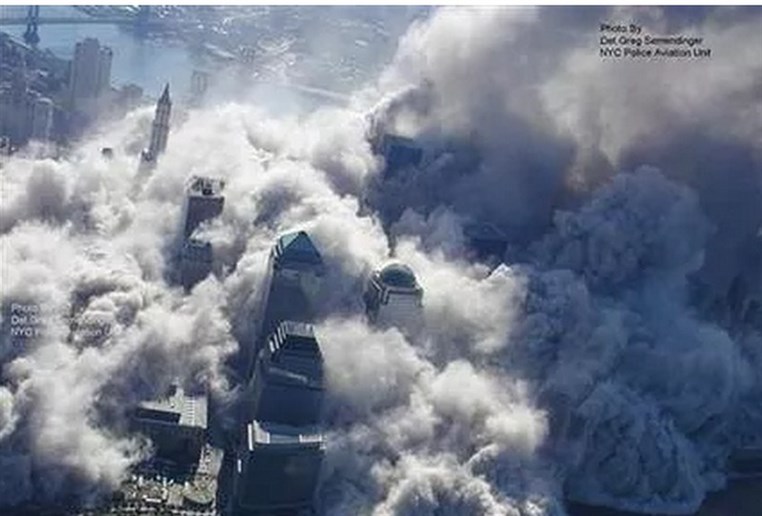 Powerful Photos from September 11-2001